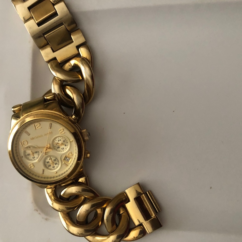 Michael Kors Women's Runway Twist Gold Tone Chain